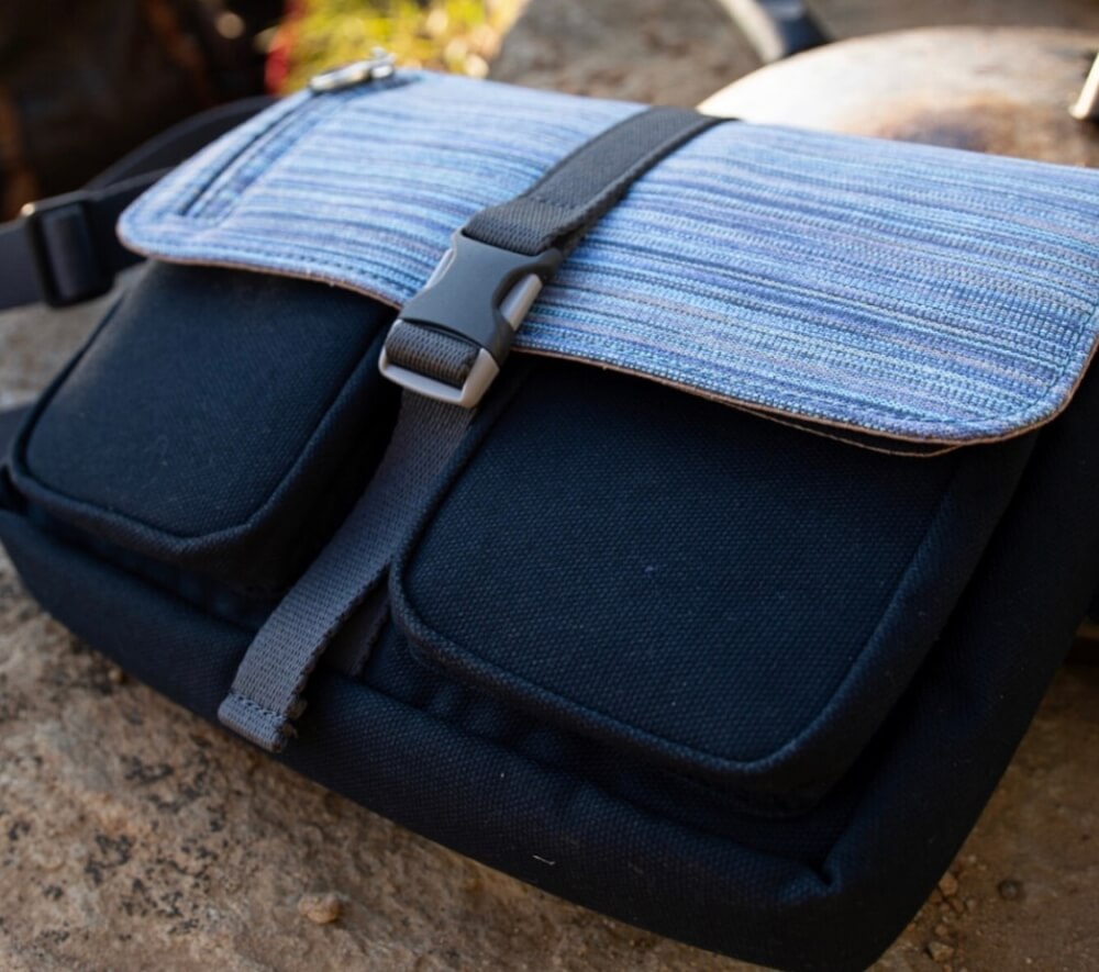 กระเป๋าสะพายกันน้ำ พรีเมี่ยม FEELFREE BLUE RIDGE PLAYMATE สี BLUE BIRD